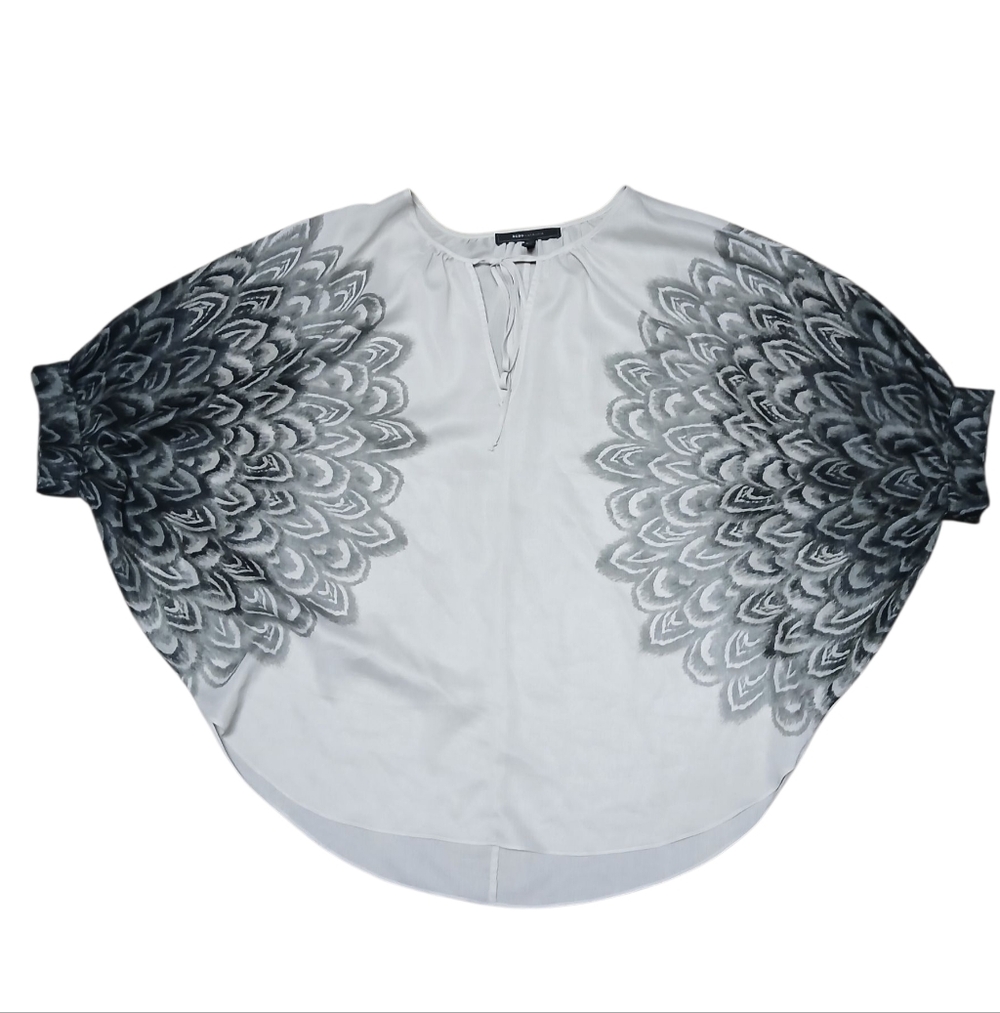 BCBGMaxAzria Women's Size Medium Gray and Black Patterned Blouse